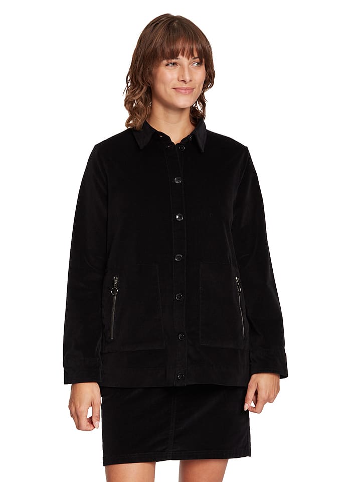 Kurtka w kolorze czarnym