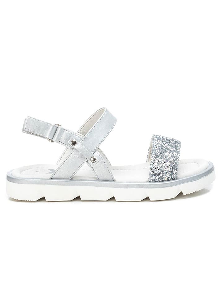 Sandały w kolorze srebrnym