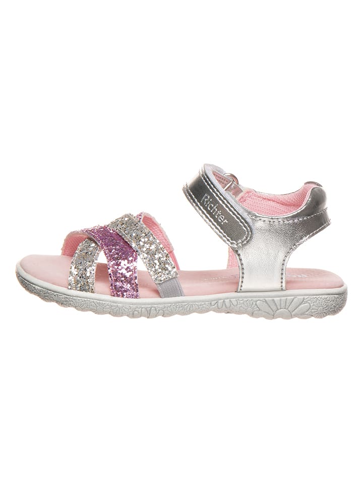 Sandały w kolorze srebrnym