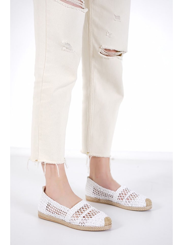 Espadryle w kolorze białym