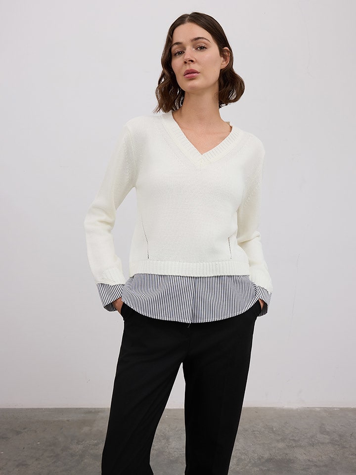 BGN Sweter w kolorze kremowym rozmiar: 34