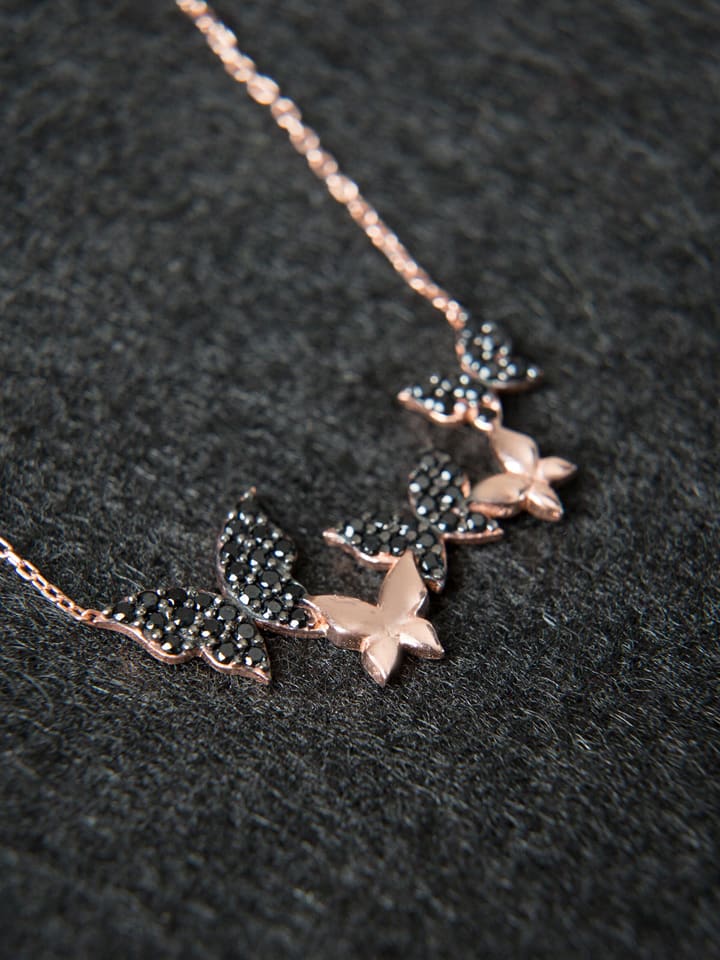 Srebrny naszyjnik z elementem ozdobnym - dł. 43 cm