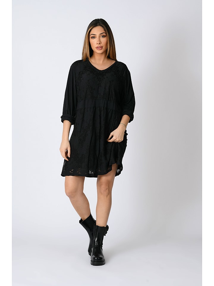 Sukienka "Vanessa" w kolorze czarnym