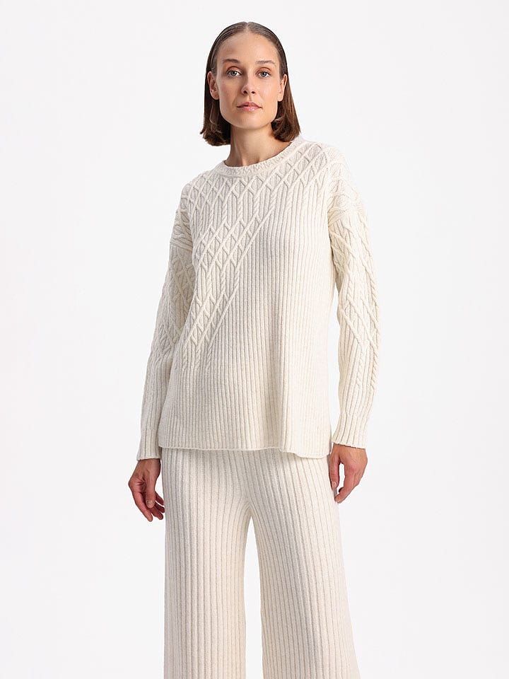 BGN Sweter w kolorze kremowym rozmiar: 36