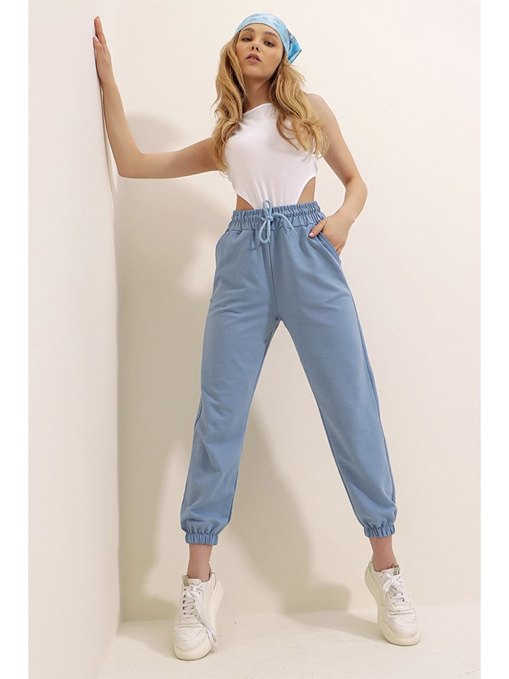 Trend Alacati Spodnie dresowe w kolorze błękitnym rozmiar: XL