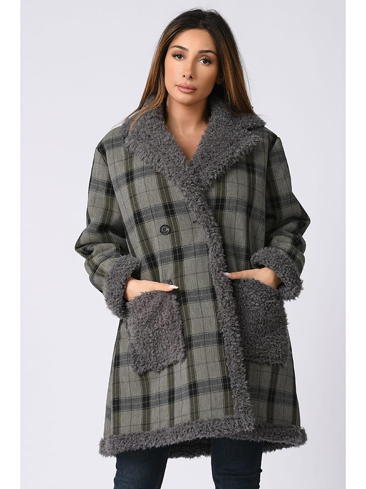 Płaszcz w kolorze oliwkowo-szarym