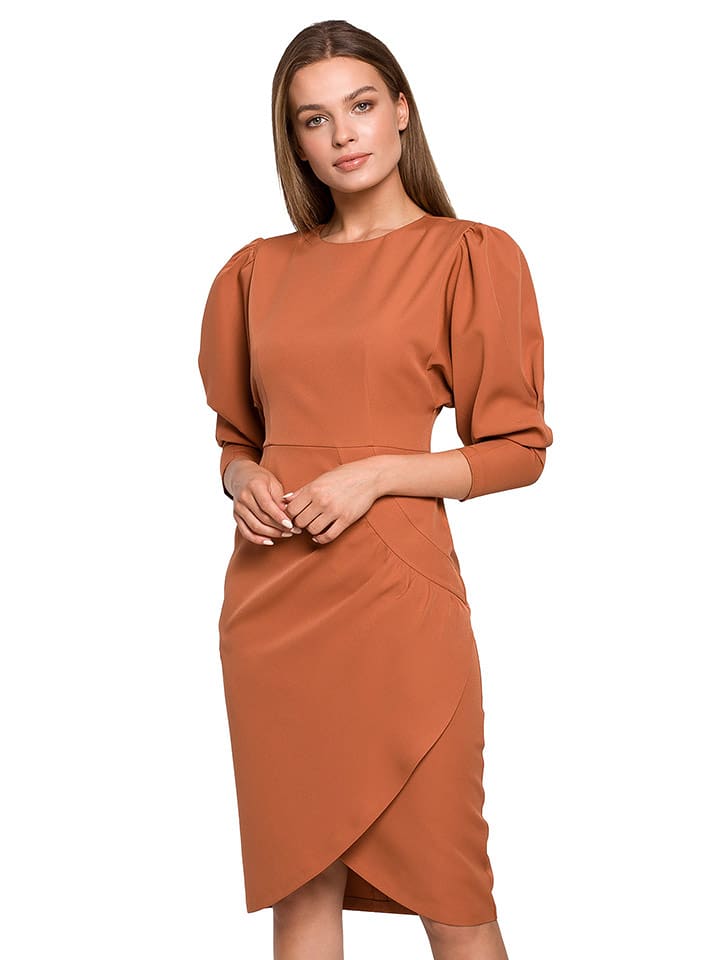 Sukienka w kolorze jasnobrązowym