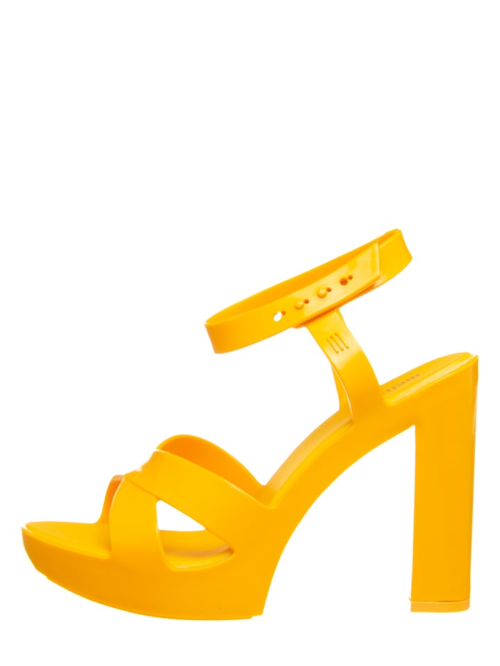 Sandały w kolorze pomarańczowym