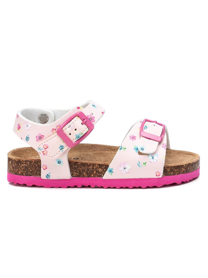 Sandały w kolorze jasnoróżowym