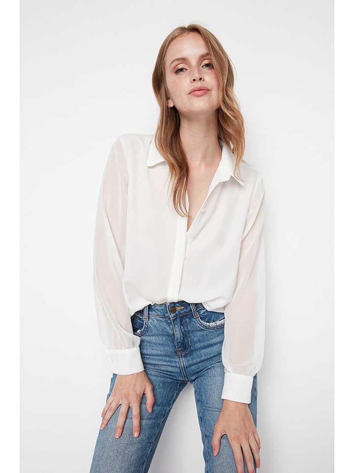 Bluzka w kolorze białym