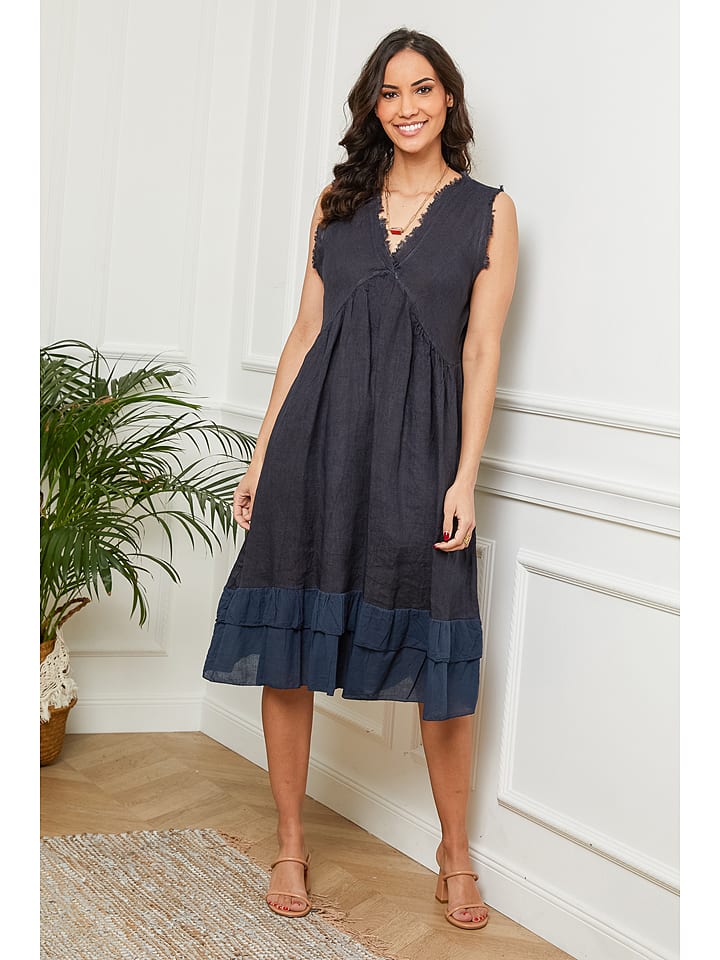 Lniana sukienka w kolorze granatowym