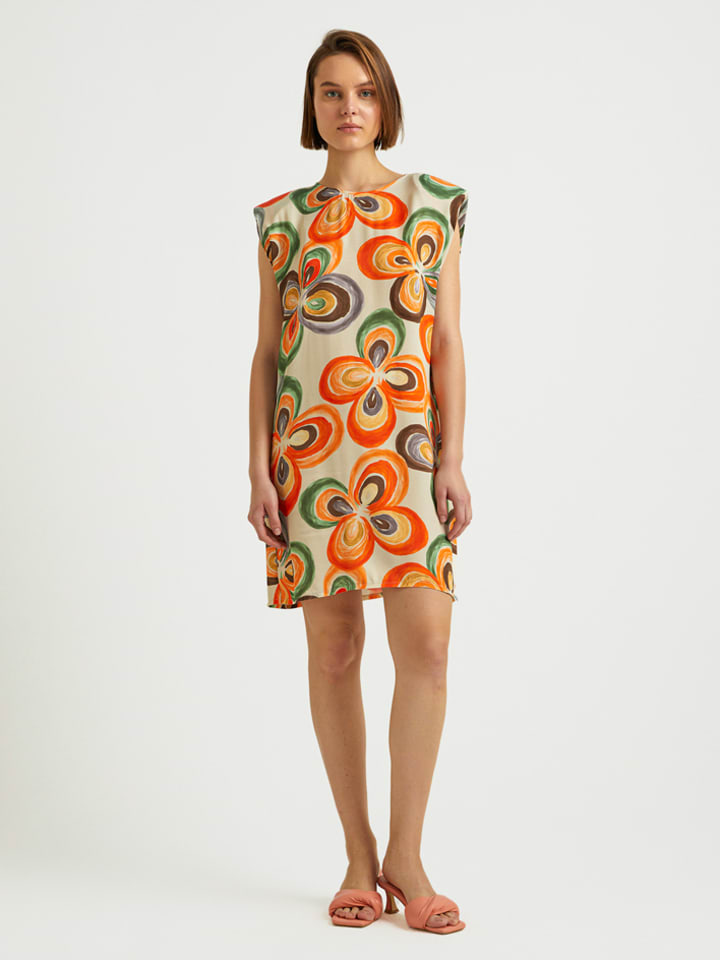 BGN Sukienka w kolorze kremowym ze wzorem rozmiar: 36