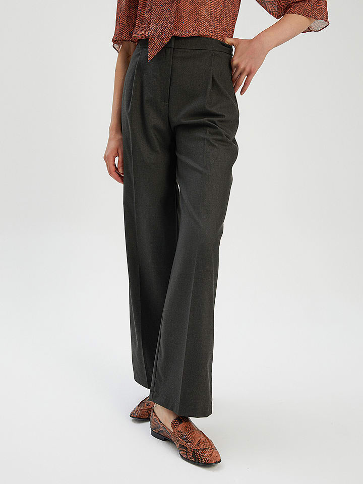 BGN Spodnie w kolorze zielonym rozmiar: 38