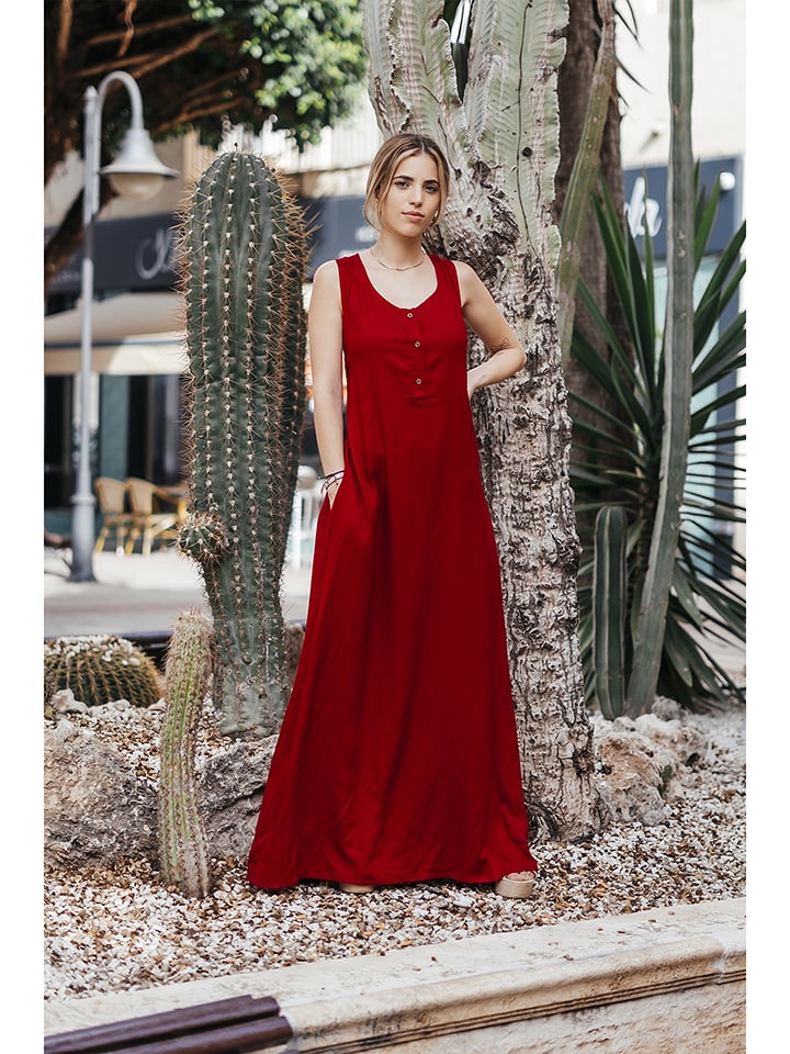 Sukienka w kolorze burgundowym