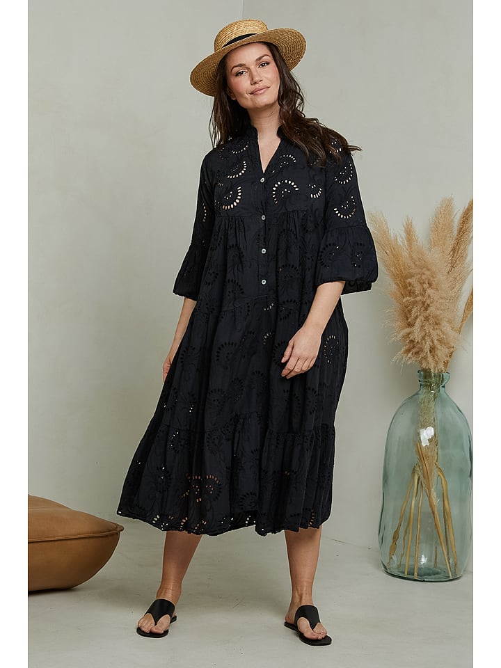 Curvy Lady Sukienka w kolorze czarnym rozmiar: 44/46