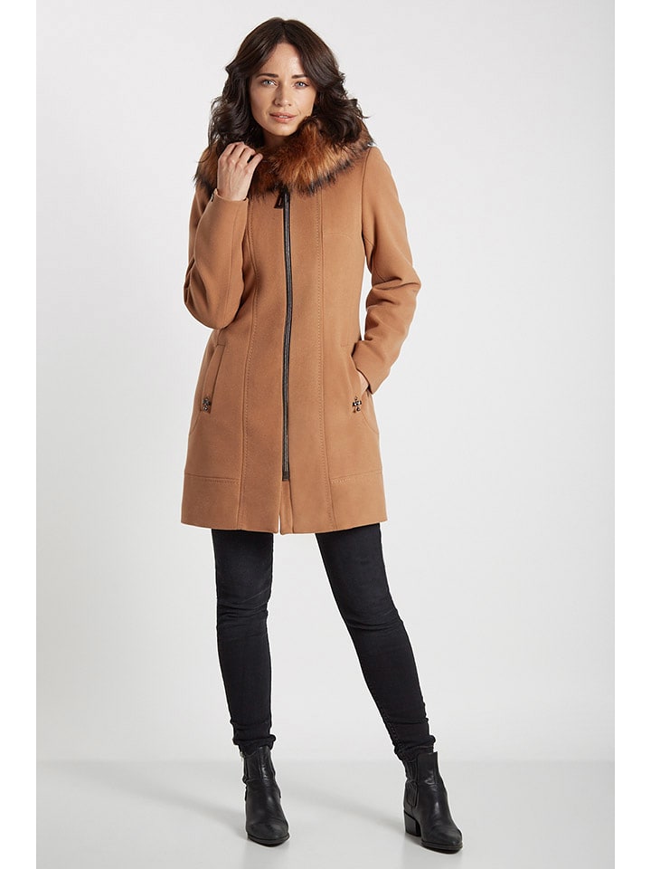 Wełniany płaszcz w kolorze jasnobrązowym