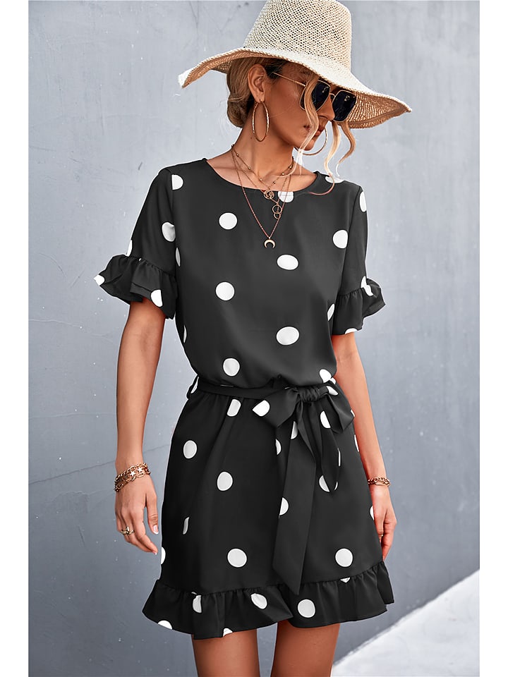 Sukienka w kolorze czarnym