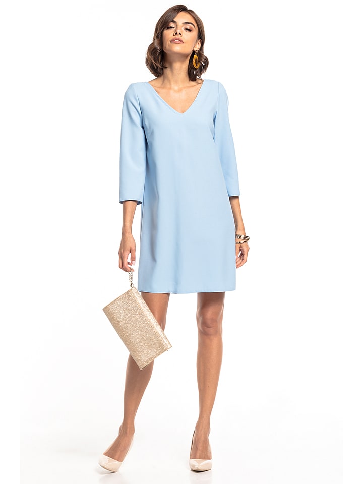 Sukienka w kolorze błękitnym