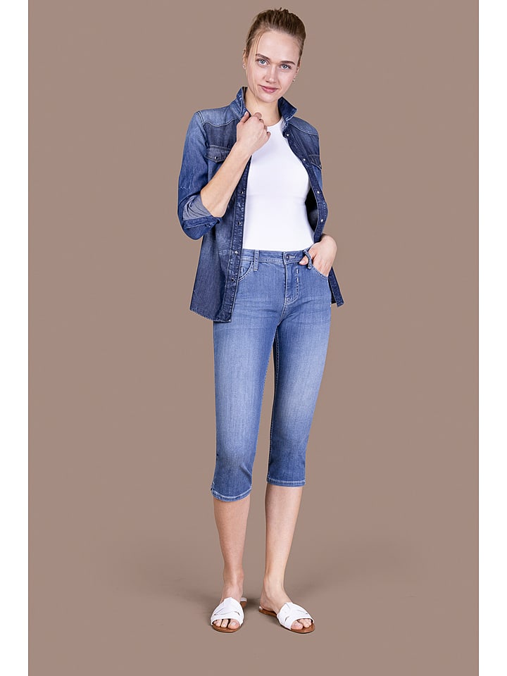 Dzinsy capri - Slim fit - w kolorze niebieskim