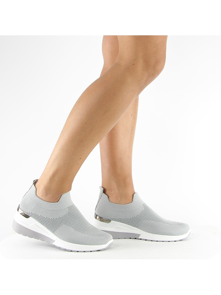 Slippersy w kolorze szarym