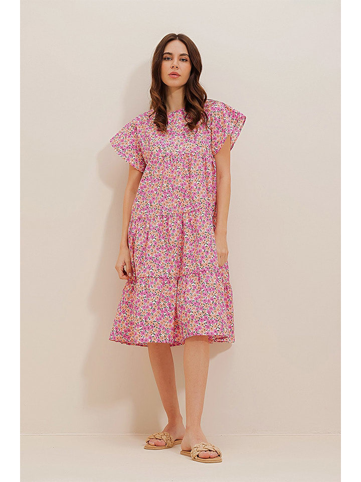 Defile Sukienka w kolorze różowo-żóltym rozmiar: S