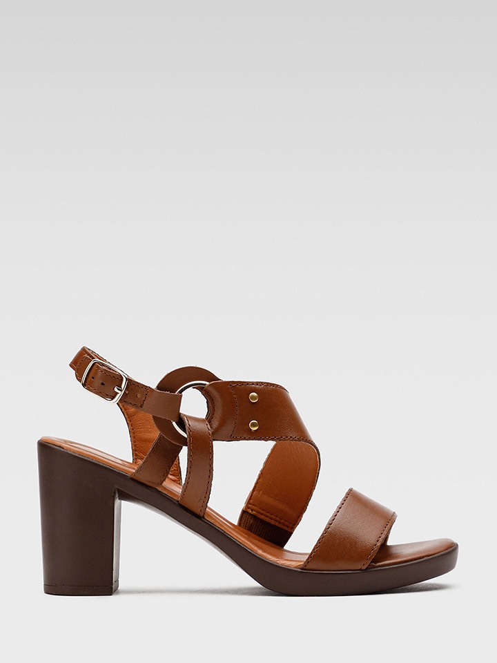 Skórzane sandały w kolorze brązowym
