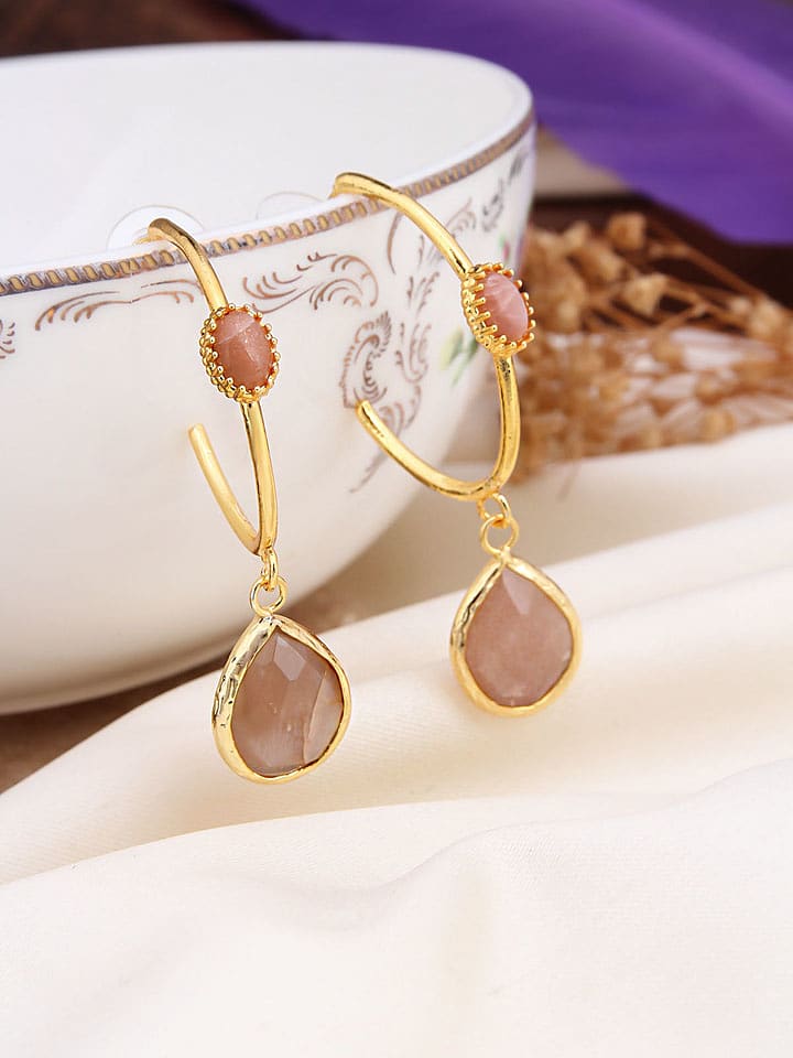 L'Atelier de Gaia Pozłacane kolczyki-półkreole z kamieniami słonecznymi rozmiar: onesize