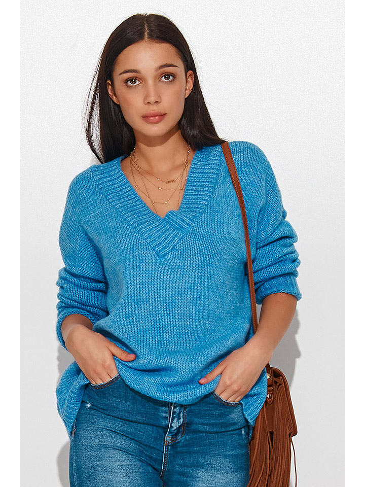 Sweter w kolorze jasnoniebieskim