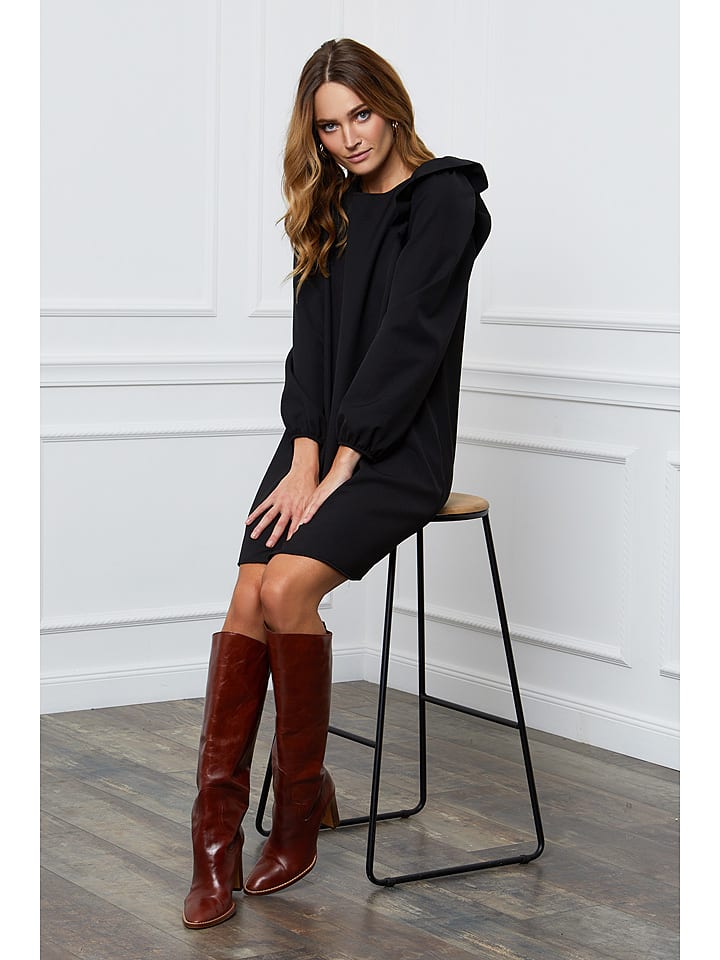 Sukienka "Kendall" w kolorze czarnym