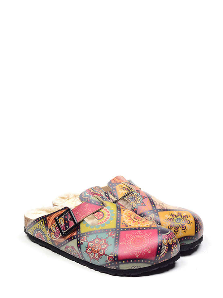 Chodaki ocieplane ze wzorem