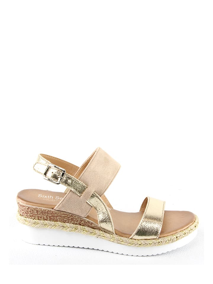 Sixth Sens Sandały w kolorze złoto-beżowym na koturnie rozmiar: 36