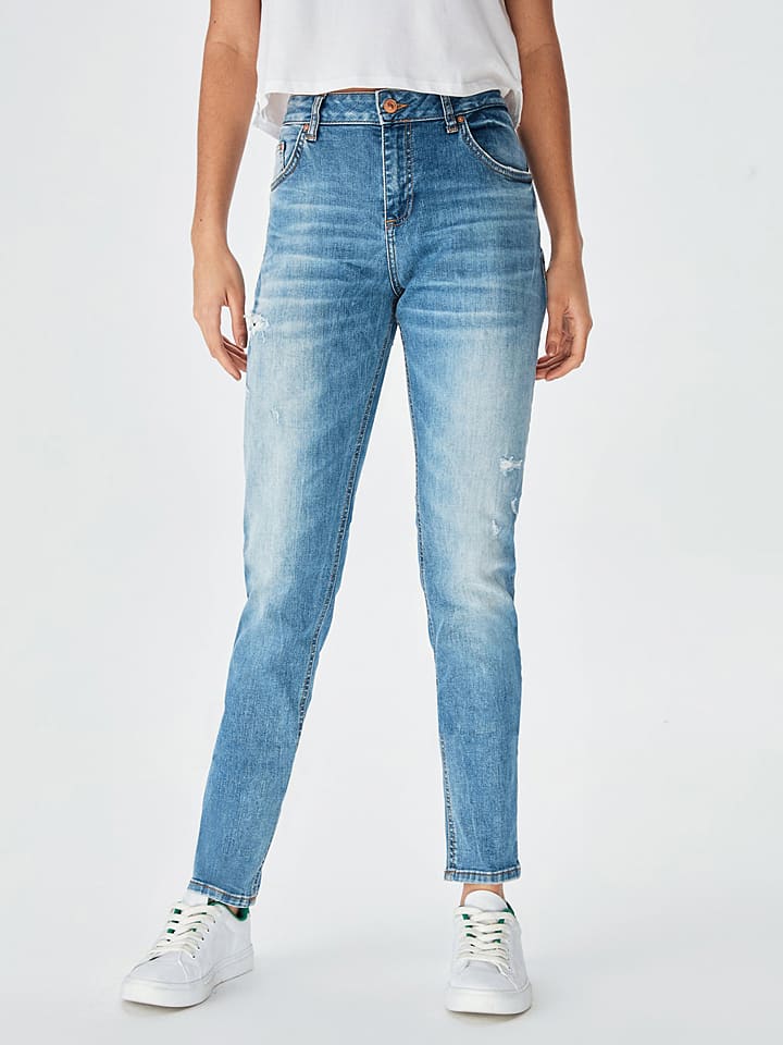 Dżinsy "Mika" - Tapered fit - w kolorze błękitnym