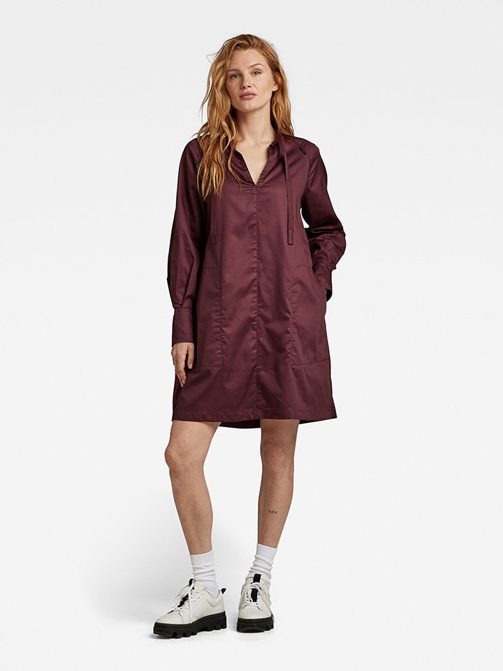 Sukienka w kolorze bordowym