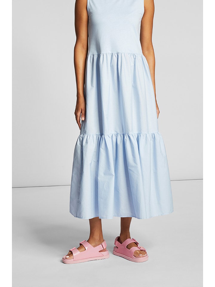 Rich & Royal Sukienka w kolorze błękitnym rozmiar: M