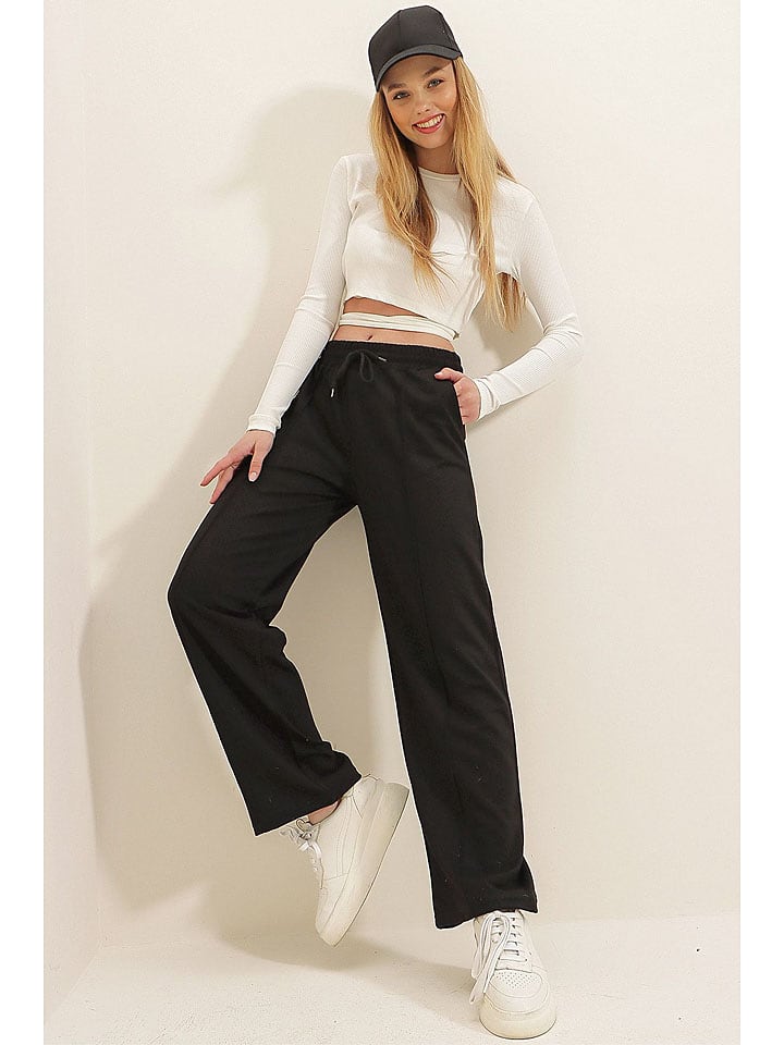 Trend Alaçatı Stili Spodnie dresowe w kolorze czarnym rozmiar: M