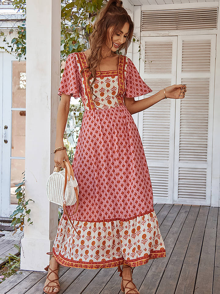 Sukienka w kolorze różowo-czerwonym