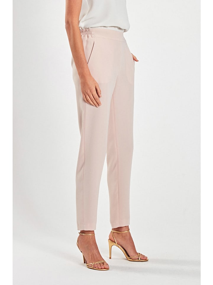 Spodnie w kolorze jasnoróżowyym