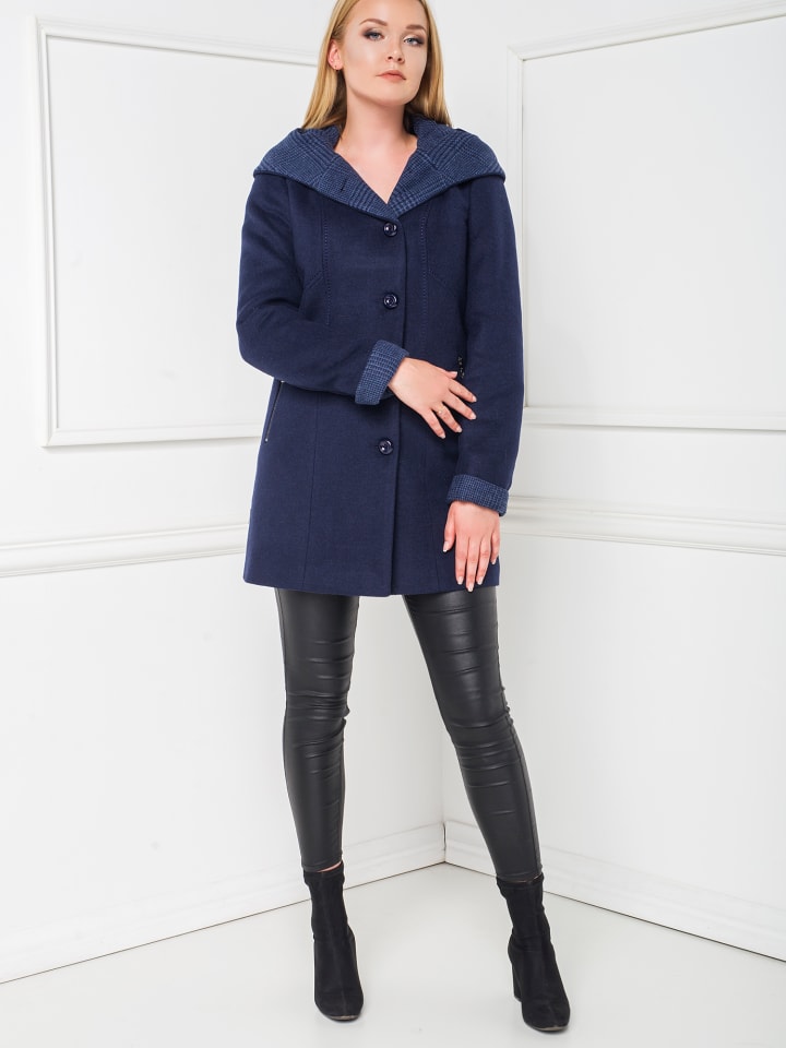 Wełniany płaszcz w kolorze granatowym