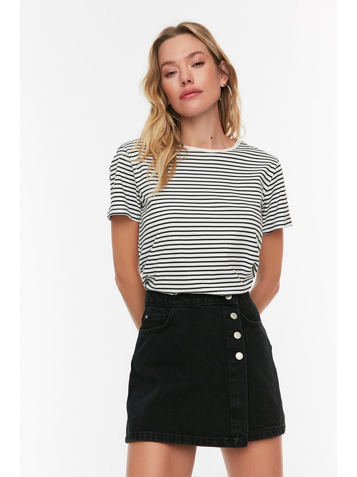 trendyol Szorty dżinsowe w kolorze czarnym rozmiar: 40