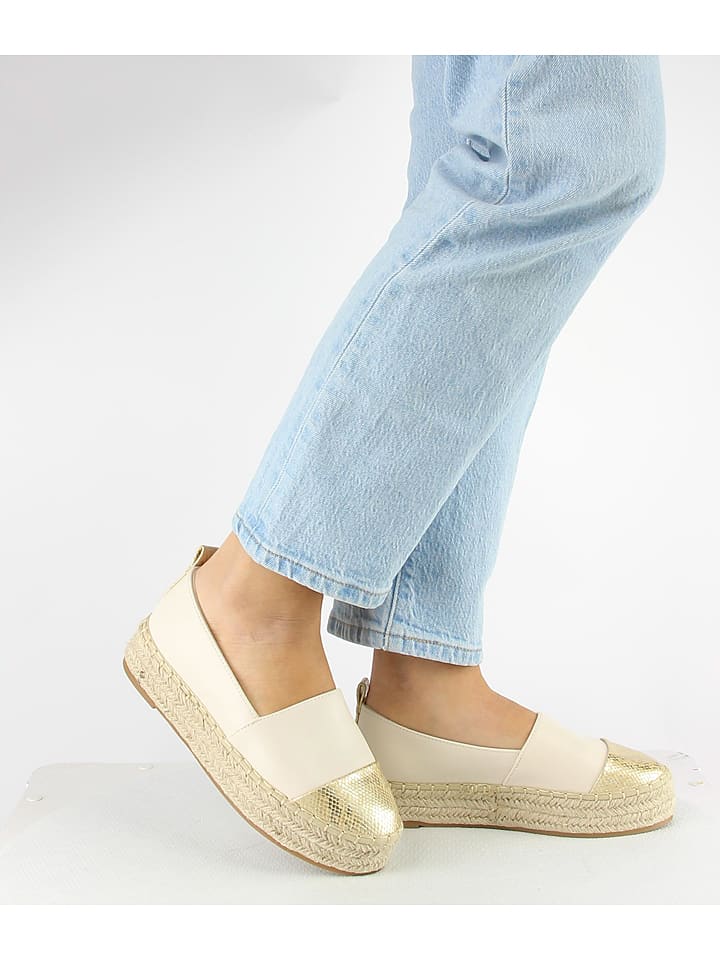Espadryle w kolorze beżowym