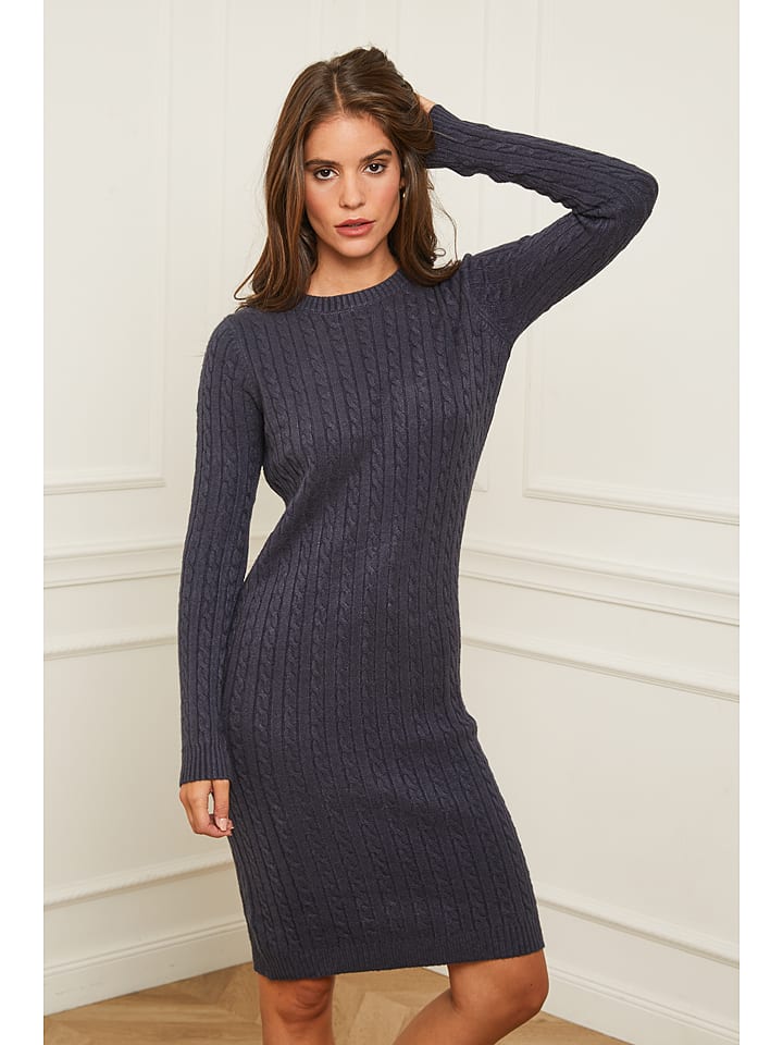 Dzianinowa sukienka w kolorze granatowym