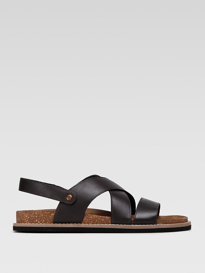 Skórzane sandały w kolorze brązowym