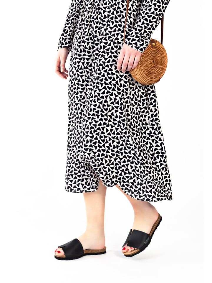 Klapki "Djili" w kolorze czarnym