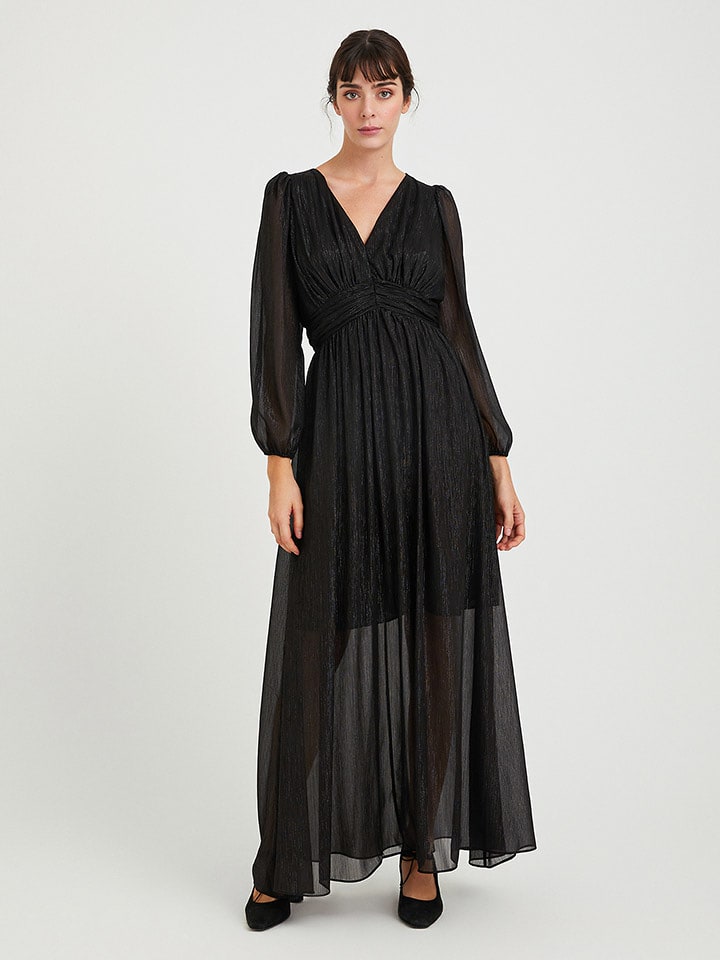 Sukienka w kolorze czarnym