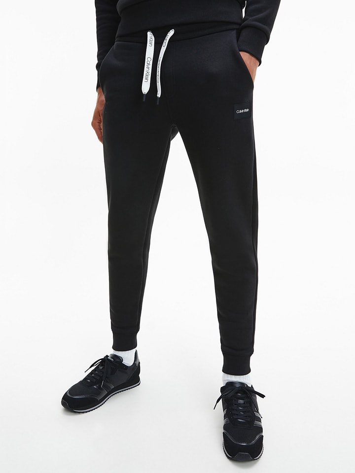 Spodnie dresowe w kolorze czarnym