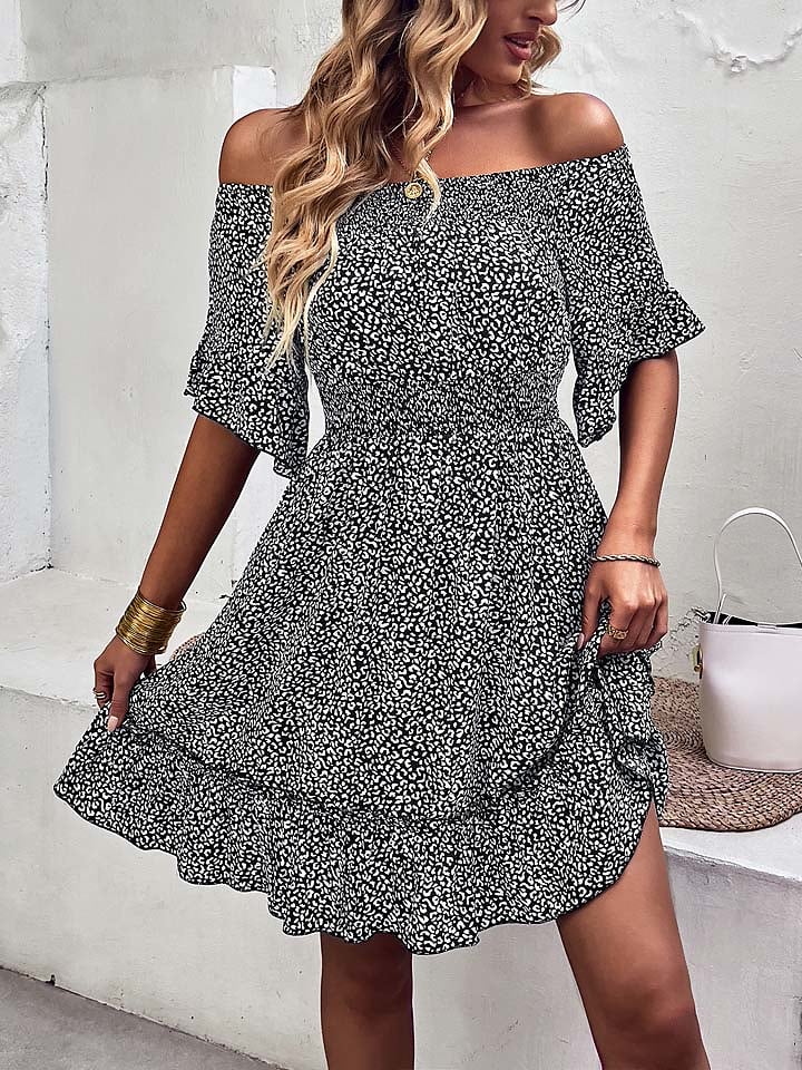 Sukienka w kolorze czarno-białym