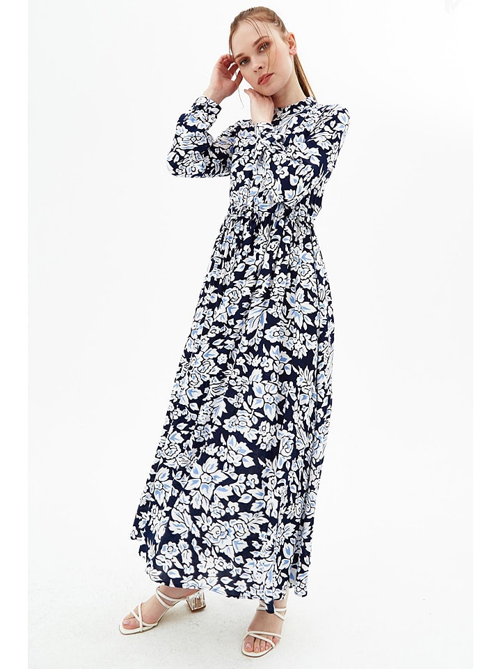 Sukienka w kolorze granatowym