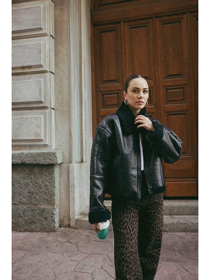 trendyol Kurtka w kolorze czarnym ze skóry syntetycznej rozmiar: XS