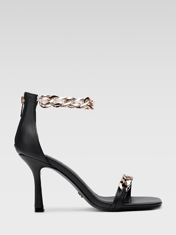 Sandały w kolorze czarnym