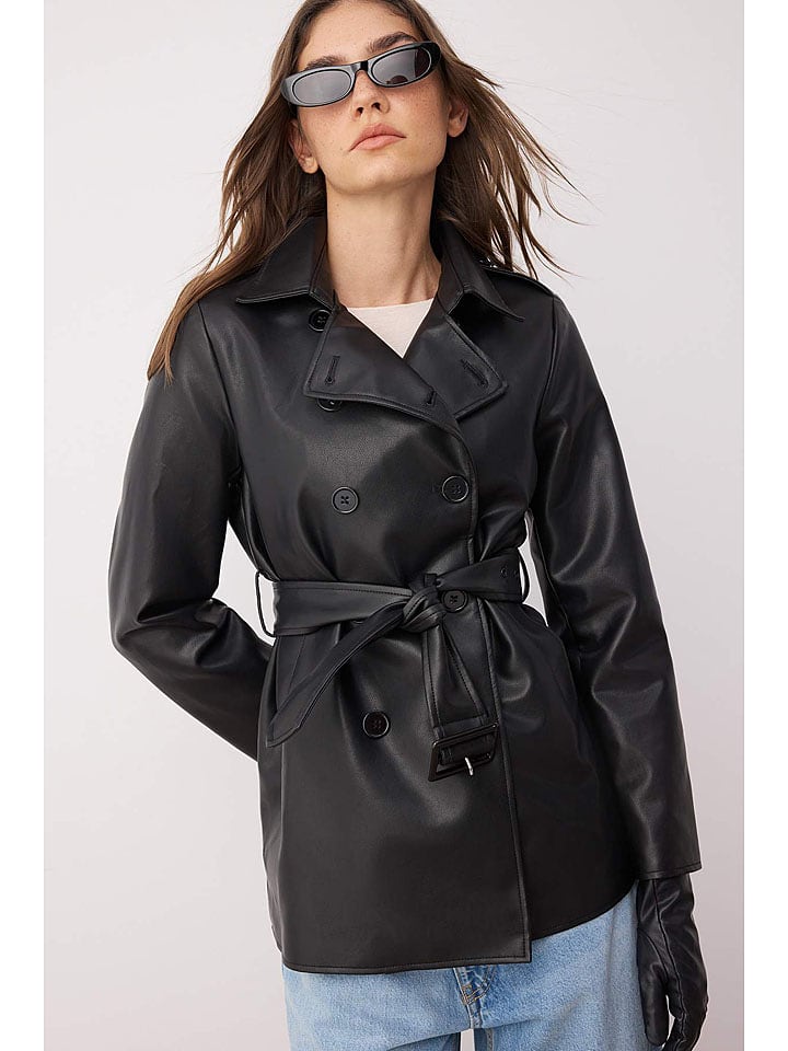 trendyol Kurtka w kolorze czarnym ze skóry syntetycznej rozmiar: L